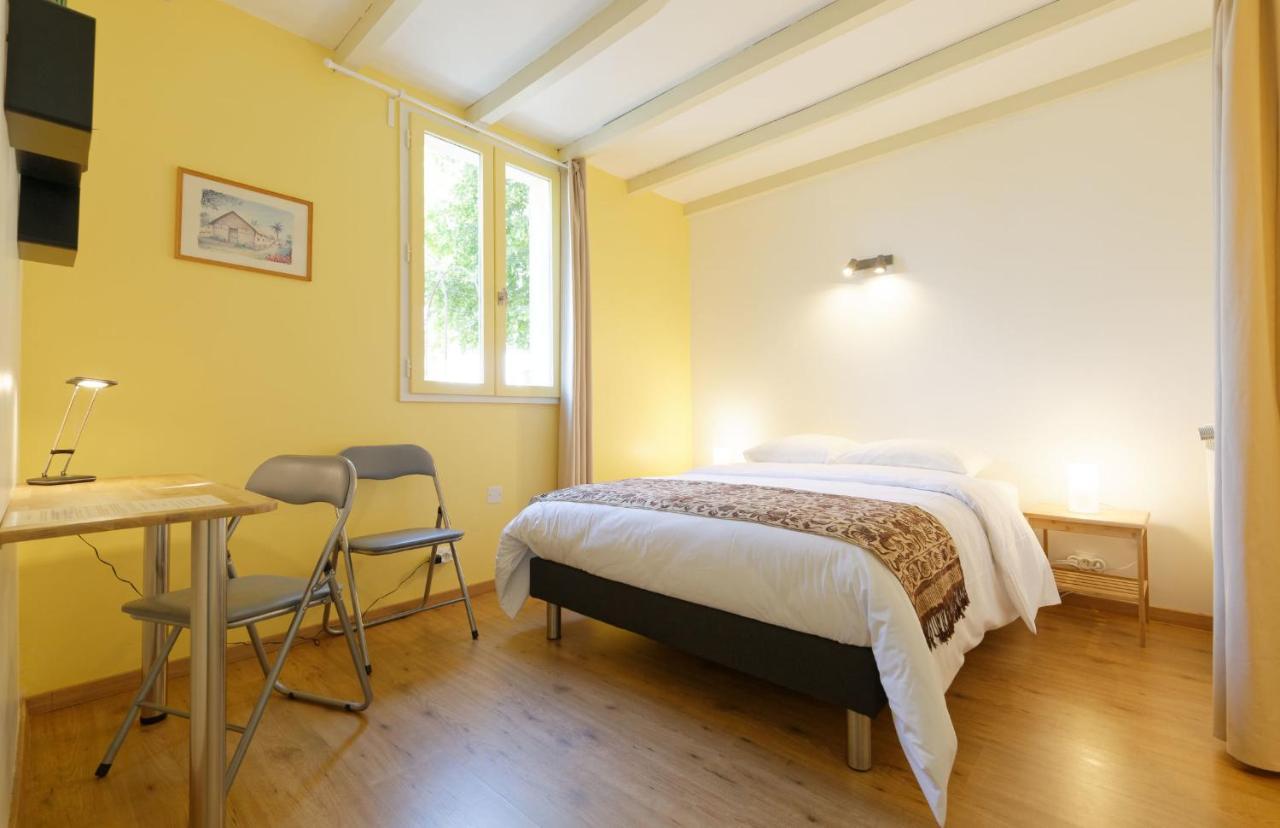 Chambre D'Hotes De Charme A La Maison Bleue Savignac-Mona Ngoại thất bức ảnh