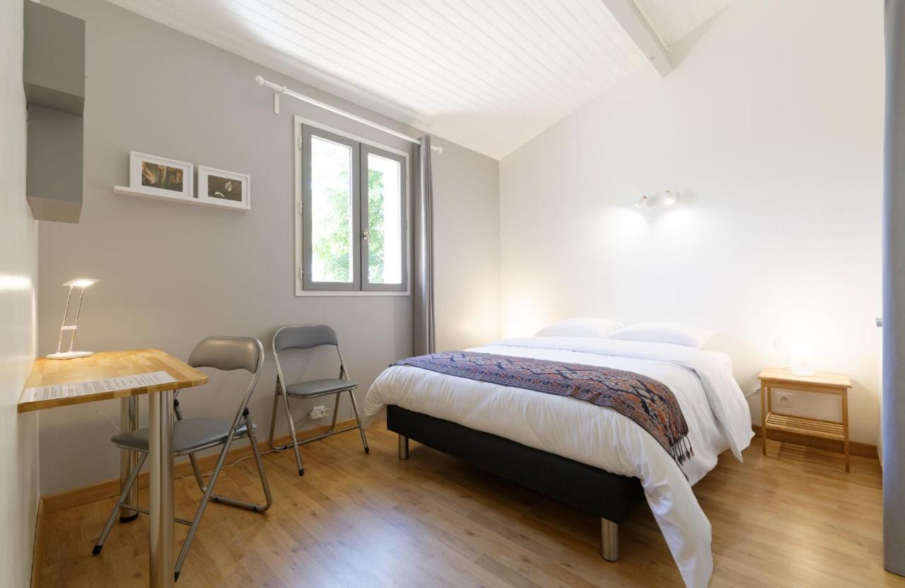 Chambre D'Hotes De Charme A La Maison Bleue Savignac-Mona Ngoại thất bức ảnh